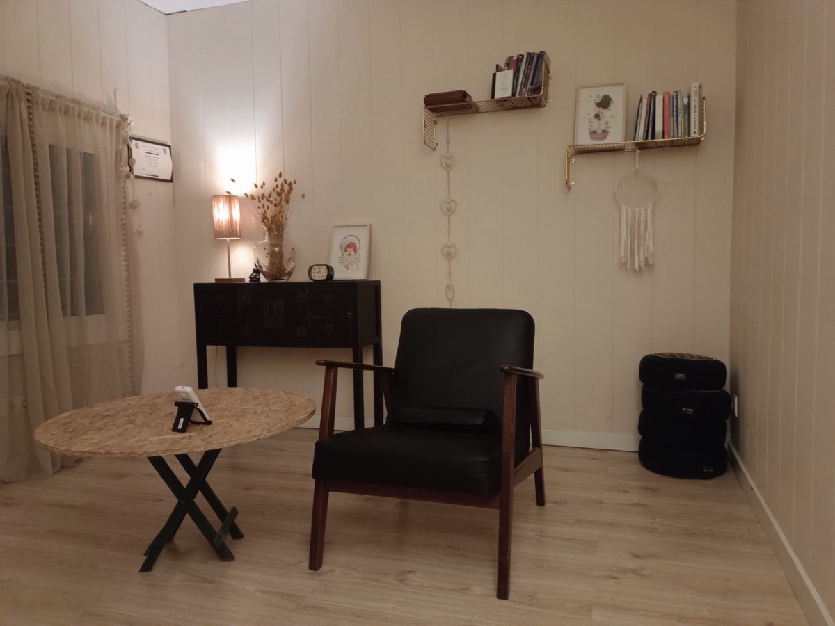 Sala de terapia  psicologica del centro Awen en El Prat de Llobregat