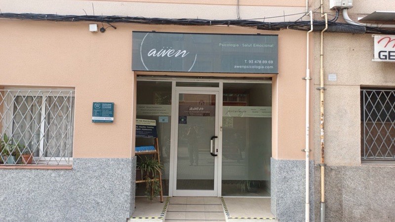 fachada de awen pscologia en el prat
