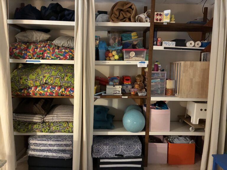 Material terapéutico organizado por áreas de desarrollo